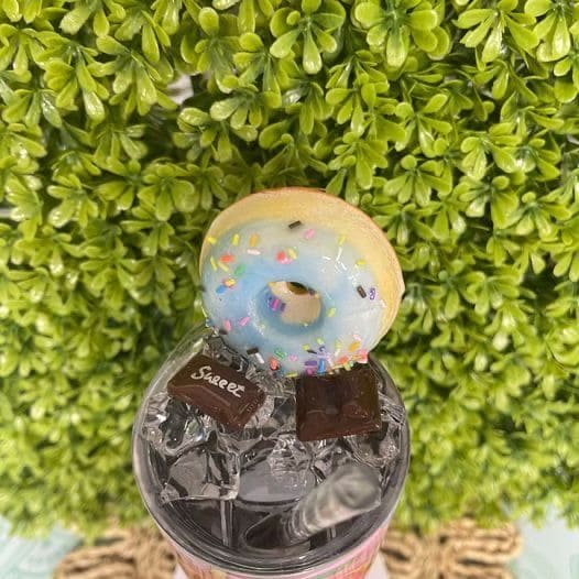 20 oz Straight Double Wall Tumbler Donut cup with a 3D Lid with artificial ice cubes and Donuts and chocolate candy pieces